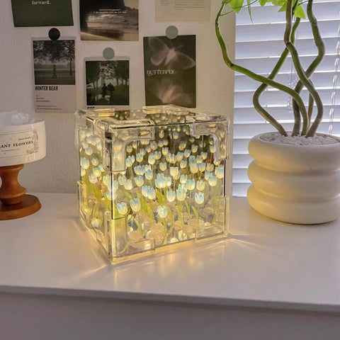 Tulip cube mirror lamp